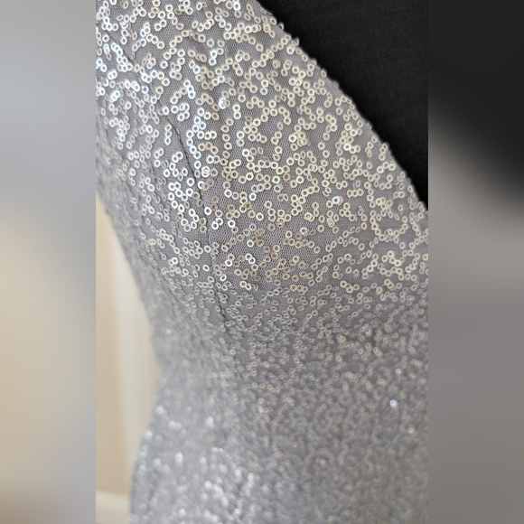 NWT Morilee Madeline Gardner Silver Sequin Gown Size 10 - Picture 5 of 16